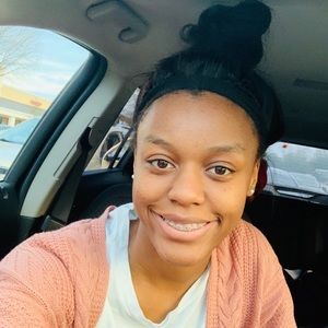 Meet your Posher, Brianna